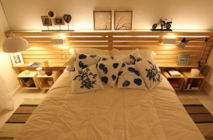 Um quarto original com paletes