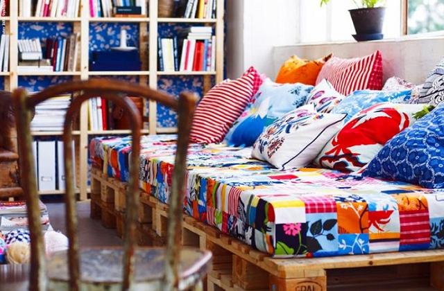 Sofá cum paletes de madeira