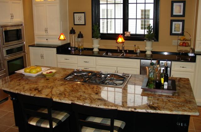 Os pisos de cozinha com pedras naturais como granito ou mármore