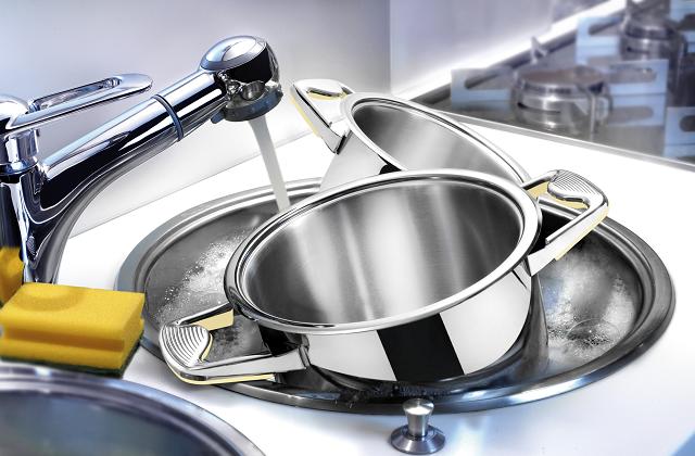 a lavagem de pratos, talheres, panelas e frigideiras