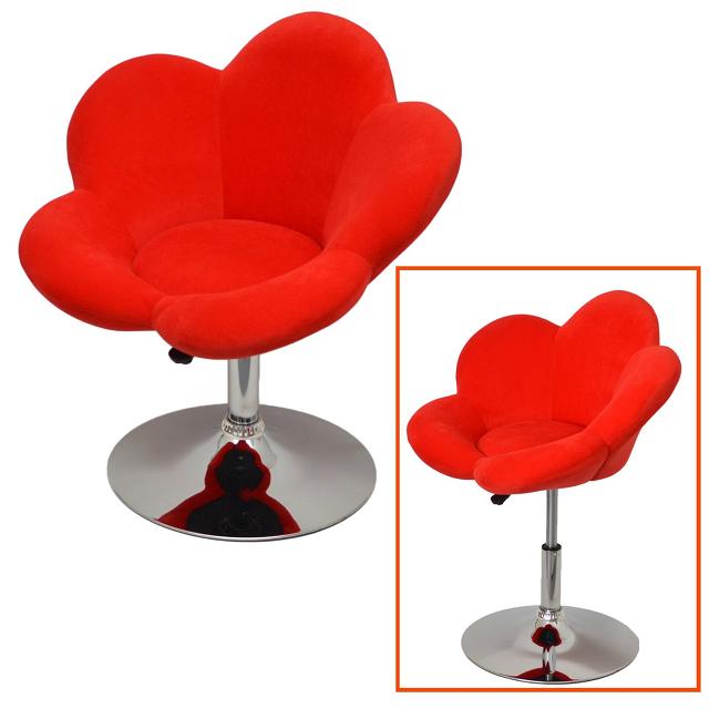 A cadeira é revestida com um tecido macio e vermelho