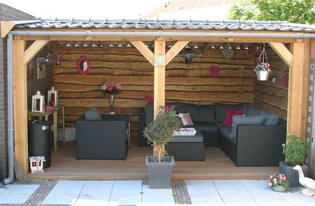 Como decorar uma varanda coberta para um verão de relaxamento
