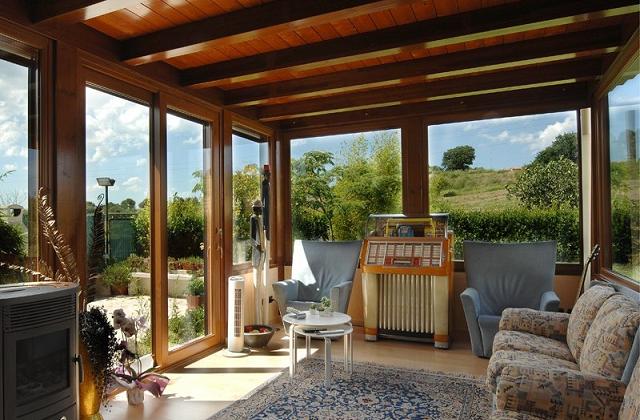 Uma sala de jantar ou uma agradável e grandiosa sala de estar