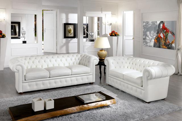 Um sofá branco