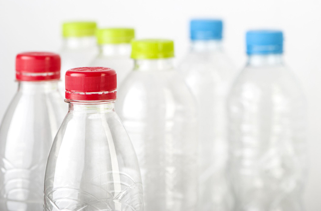 Como fazer uma poltrona de garrafas de plástico