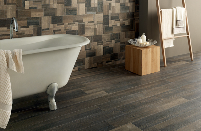 Usando porcelanato também no banheiro