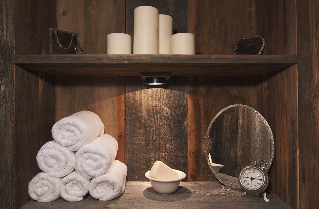 Inspirações e idéias para um banheiro rústico