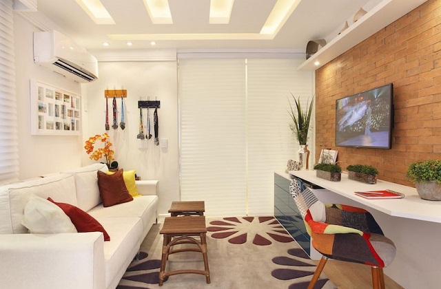 ter uma televisão na sala de estar