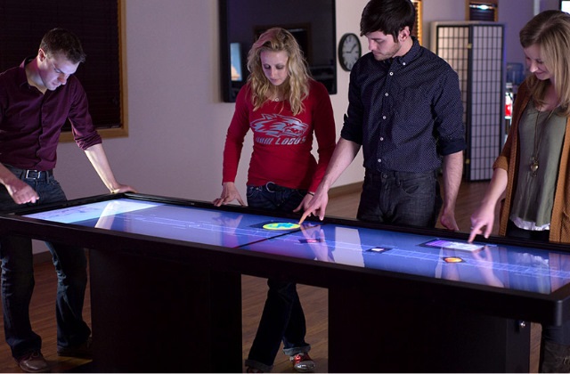 A tabela pode, então, ser utilizado simultaneamente por várias pessoas