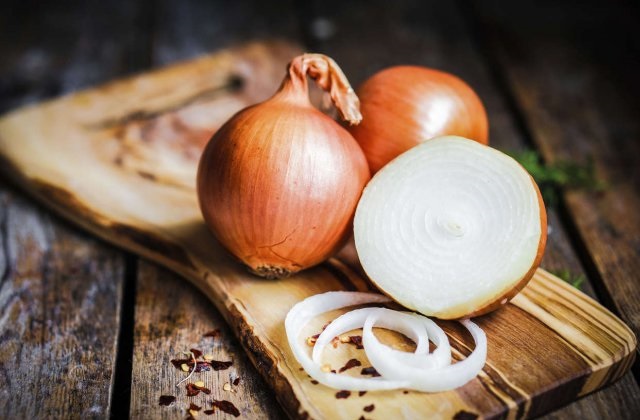 Todos os benefícios de cebola: Protege contra infecção e cuida do coração