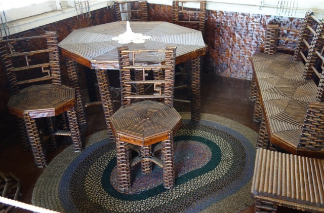 O esqueleto da habitação do Sr. Stenmanù é feito em madeira