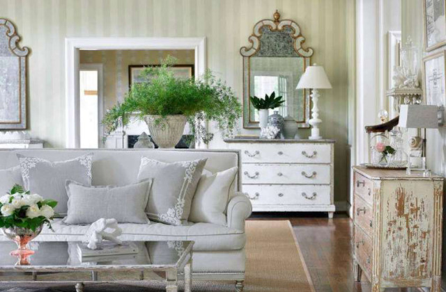 sala de estar em estilo Shabby Chic