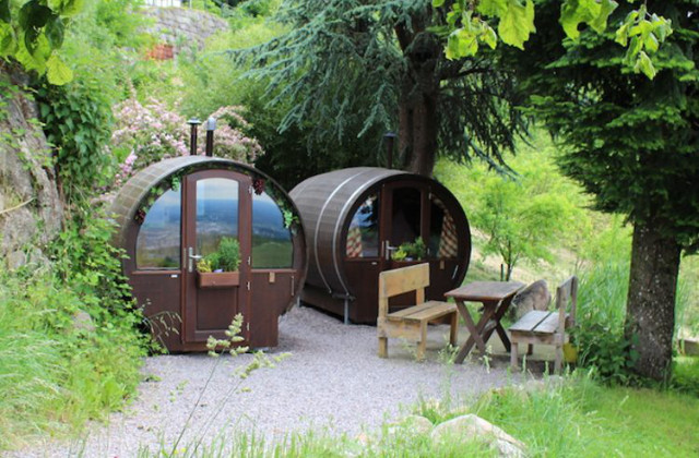 Como transformar um gigante barril em uma pequena casa aconchegante