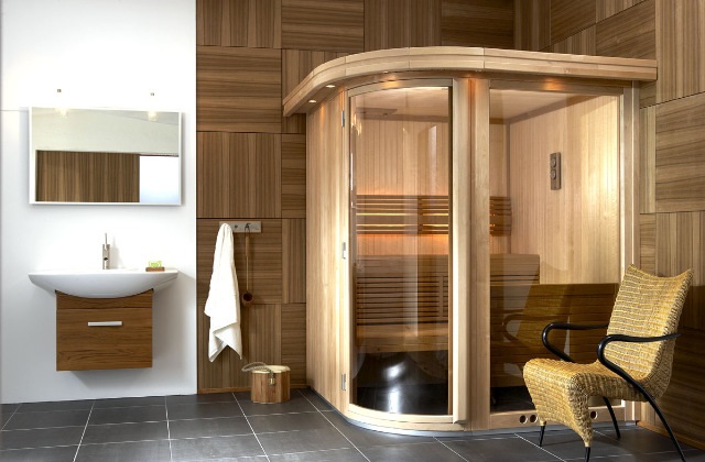 Banheiro com ducha, sauna e banho turco para um relaxamento total