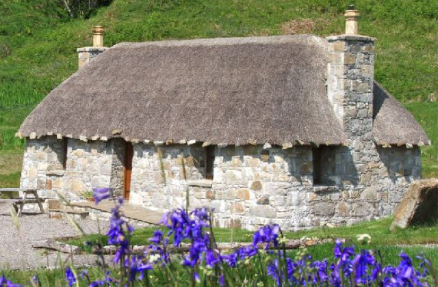 Uma aldeia inteira na Escócia em venda pelo preço de um apartamento