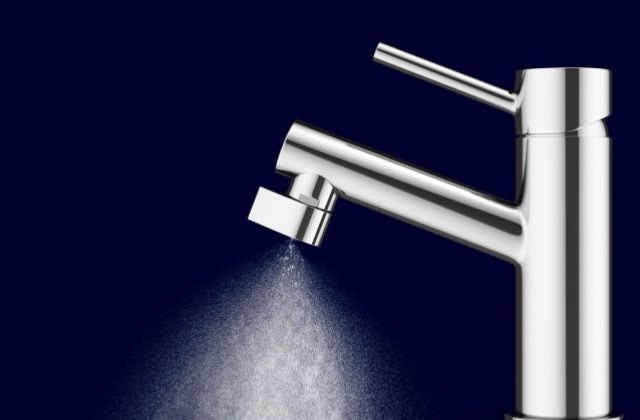 Economize 98% de água com o bico de torneira Nozzle