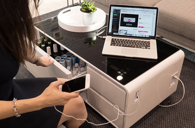 Sobro: Mesa multi uso que também serve para recarregar seu smartphone