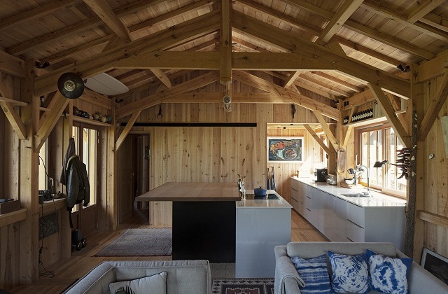 A fachada frontal e os interiores de MOT.16