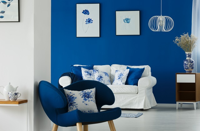 O azul e o azul, duas nuances distintas para a sala de estar